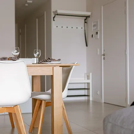 Апартаменты Huswell - Modern With View Over The Old Marina Ньивпорт