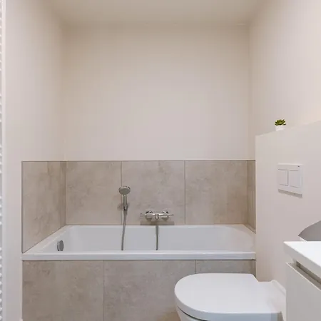 Huswell - Modern With View Over The Old Marina Апартаменты *