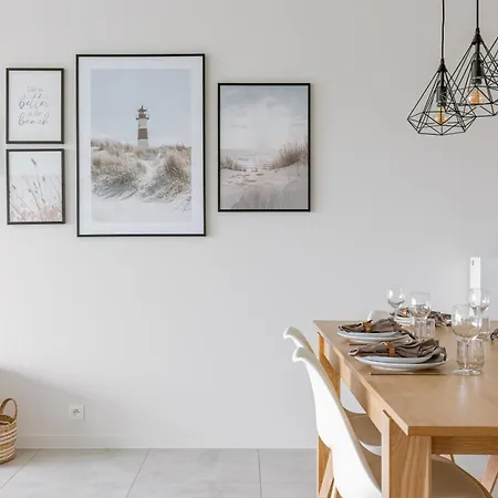 Huswell - Modern With View Over The Old Marina