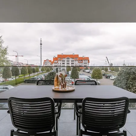 Апартаменты Huswell - Modern With View Over The Old Marina Ньивпорт